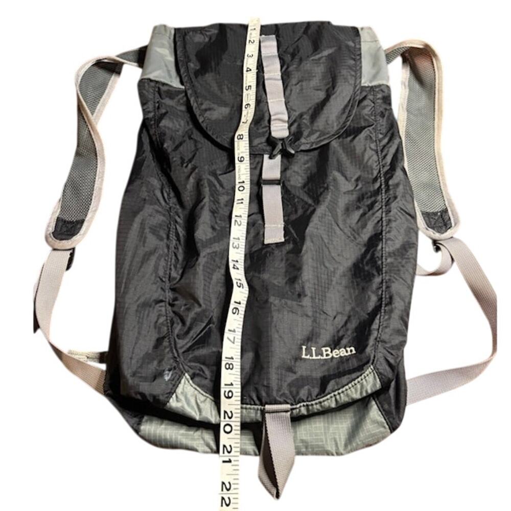 L. L. Bean Ultralight Day Pack Stowaway Gray Black Cinch Top Backpack Buckle Zip - Picture 5 of 7